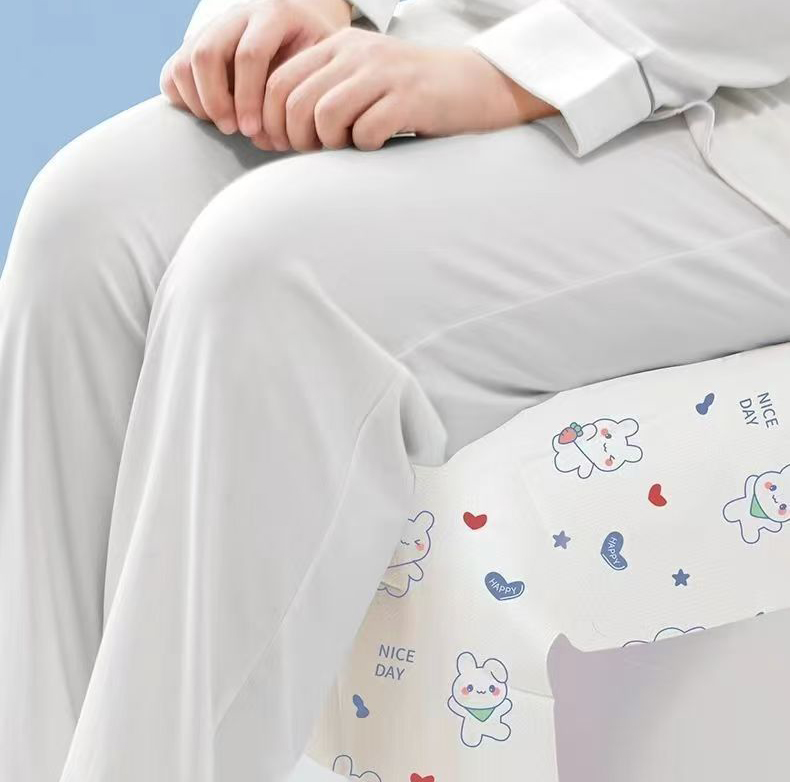 Giấy Vệ Sinh Lót Bồn Cầu Dùng Một Lần Họa Tiết Thỏ