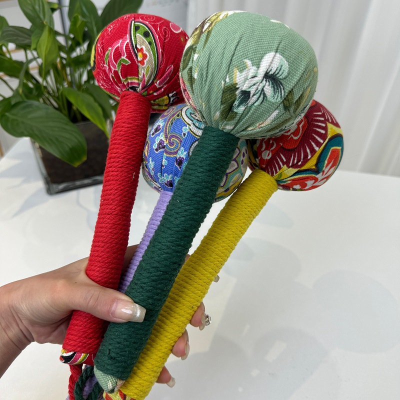 Cây đấm bóp massage ngải cứu 26cm