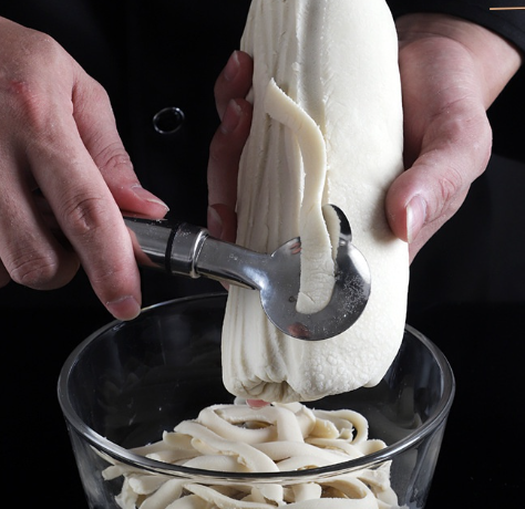 Dụng cụ gọt mì