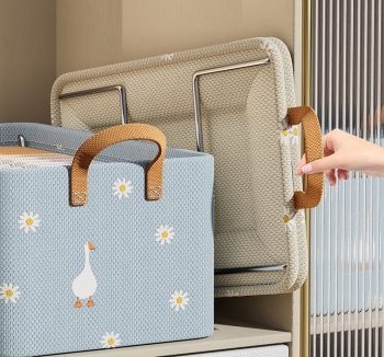 Hộp Đựng Quần Áo Có Quai Xách Hình Hoa Cúc 47x28x20cm