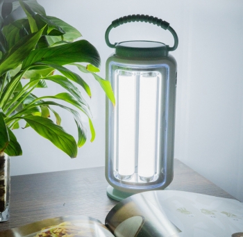 Đèn Sạc ( 4 LED ) Năng Lượng Mặt Trời 