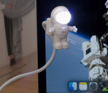 ĐÈN LED PHI HÀNH GIA KẾT NỐI CỔNG USB CHO LAPTOP