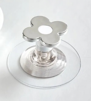 Nút nâng bồn cầu, cánh cửa hình hoa