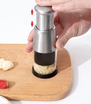 Dụng cụ giã tỏi