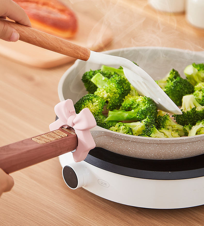 Giá Đỡ Thìa Múc Canh Chống Tràn Hình Nơ