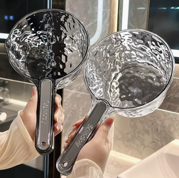 Ca Múc Nước Nhựa Dày