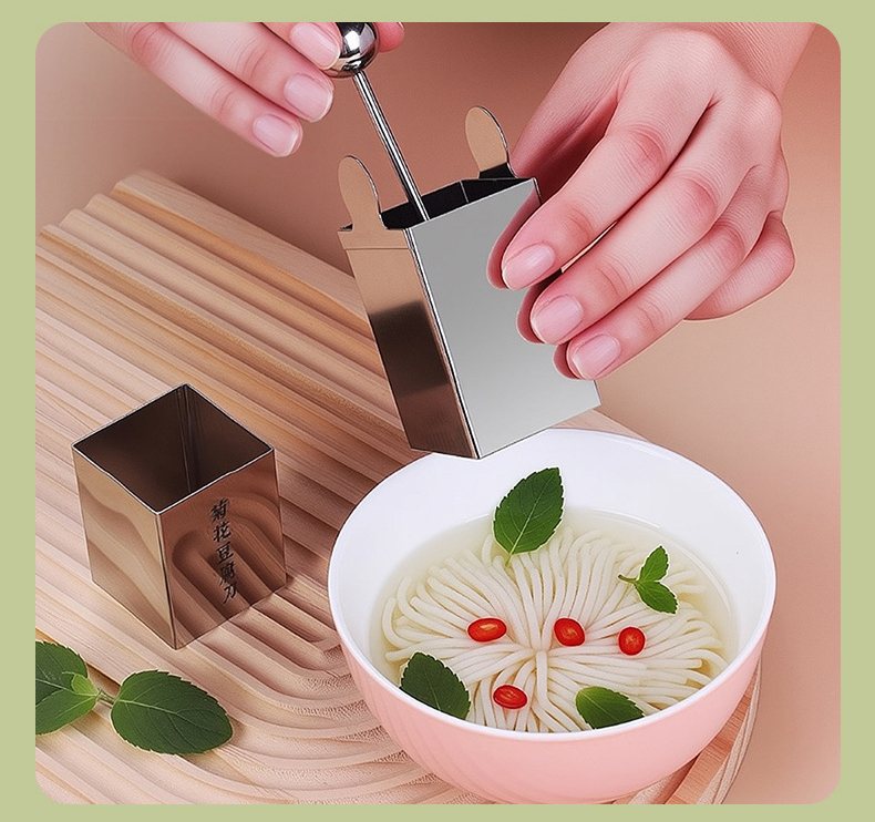 Dụng Cụ Cắt Đậu Phụ Hình Hoa Cúc